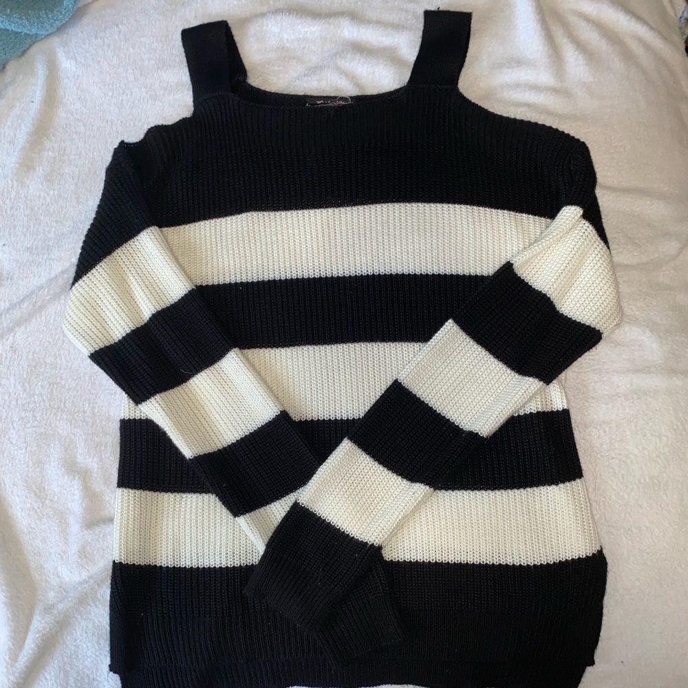 Women’s Knitted Sweater